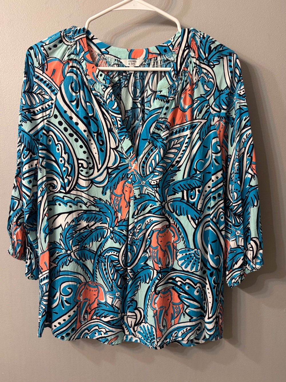 Crown and Ivy V-Neck Printed Blouse in Teal & Coral